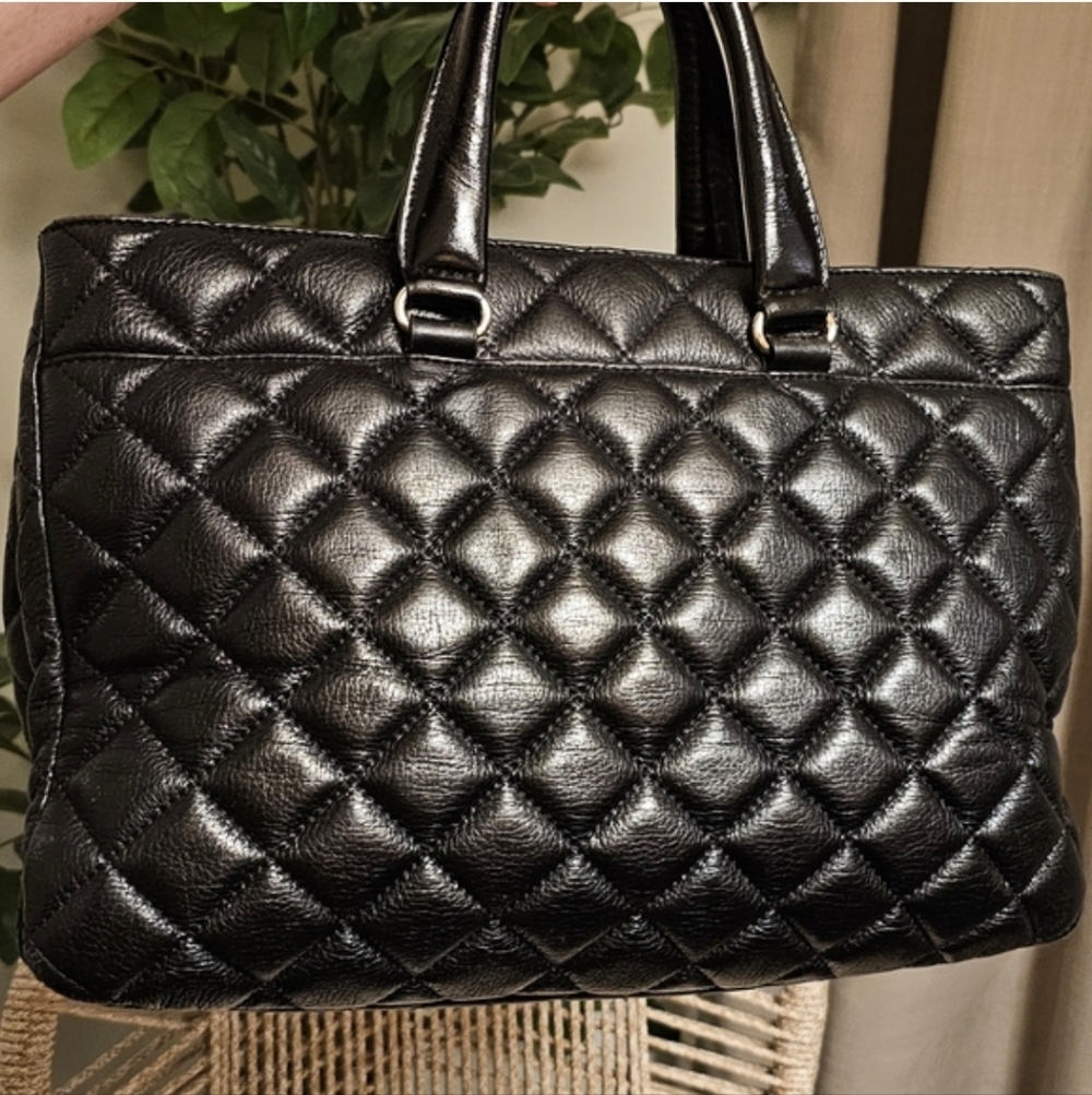 ✨Low Start ✨Kate Spade Black Quilted Shoulder Bag EUC - Picture 2 of 7